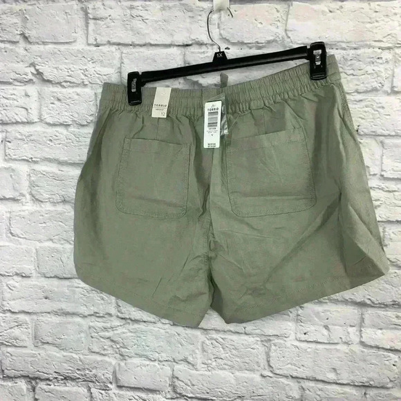 NWT TORRID Drawstring Sage Green Shorts - Picture 7 of 9